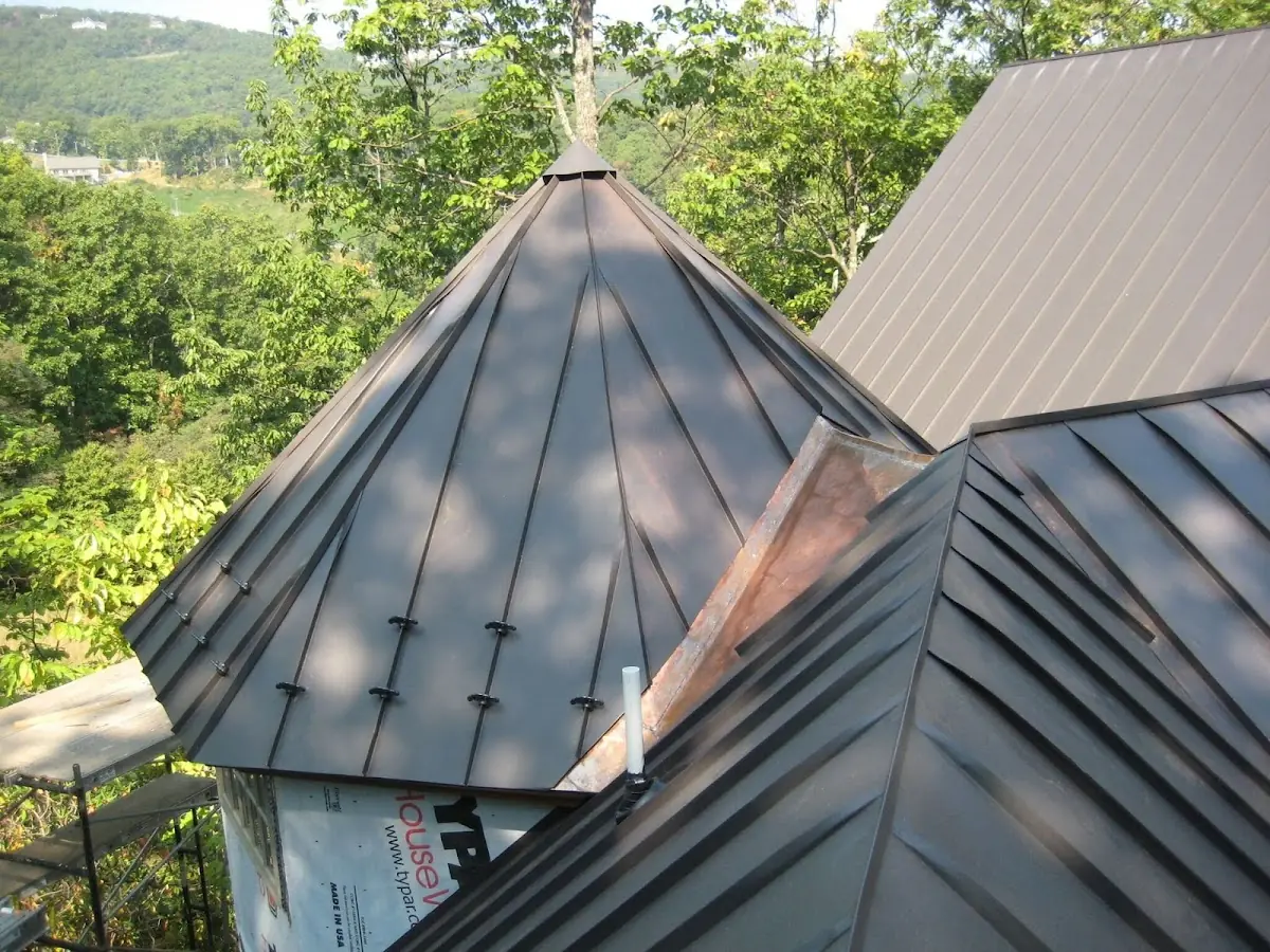 Professional Gutter Cleaning by Craftsman Roofing in Covington Hills