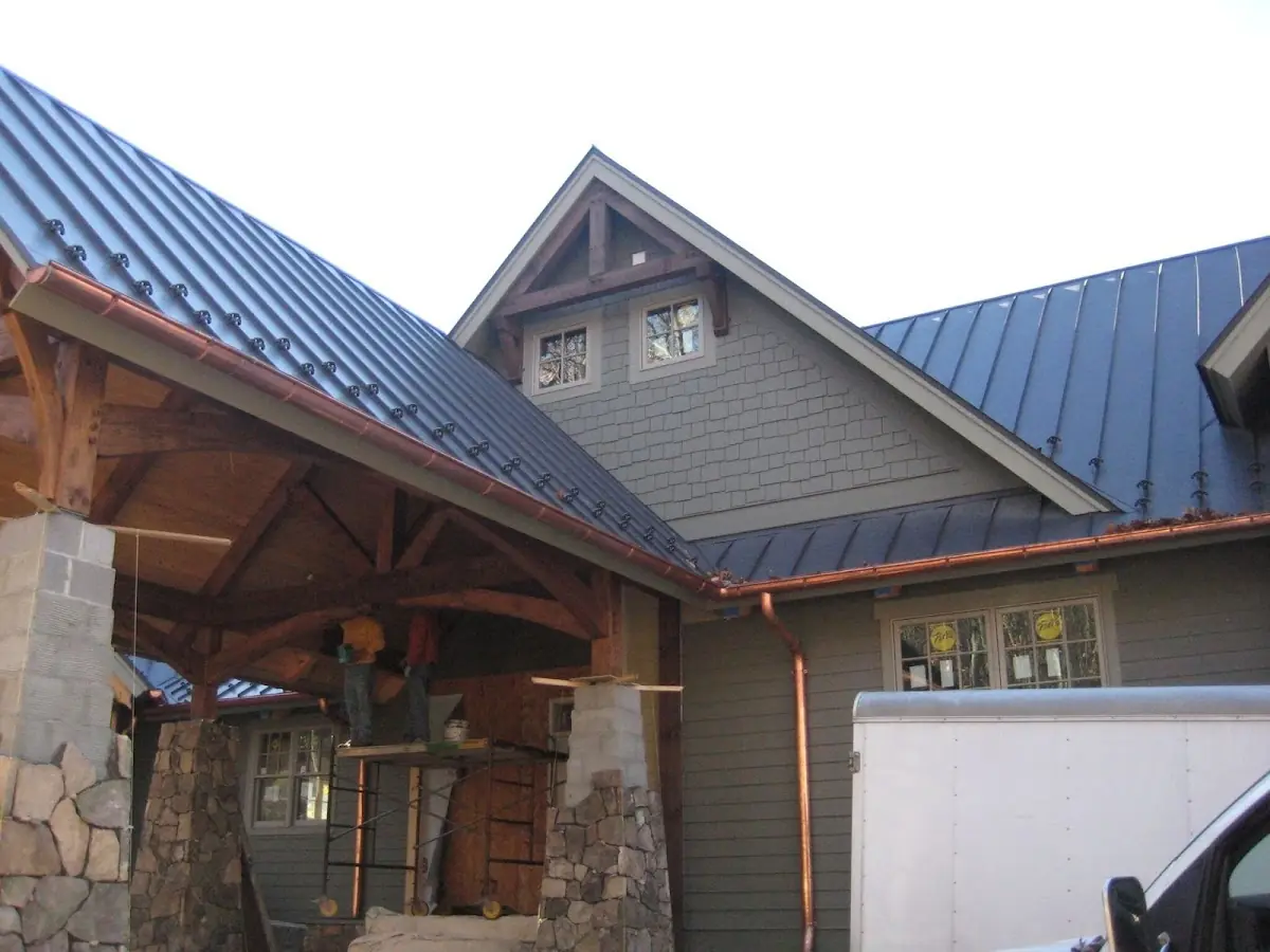 Craftsman Roofing team delivering quality roofing work in Covington Hills